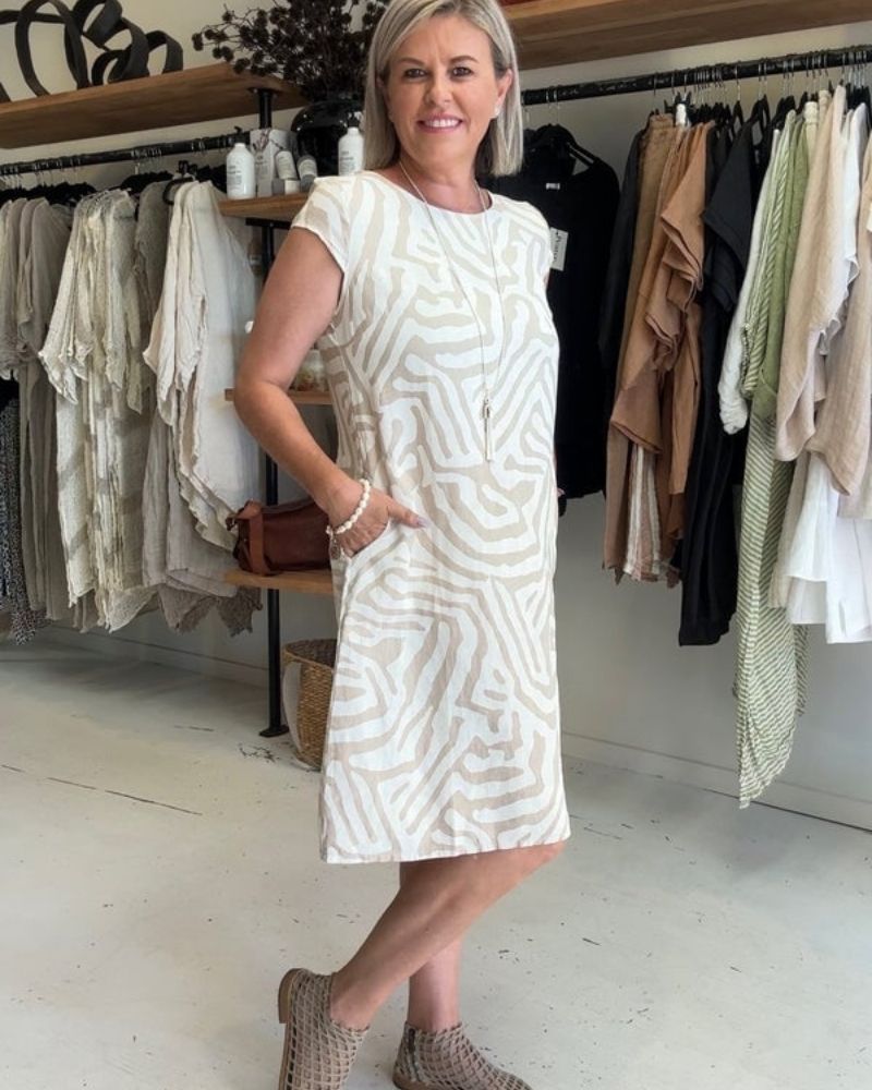 Capri | Summer Dress with Round Neck and Beautiful Print